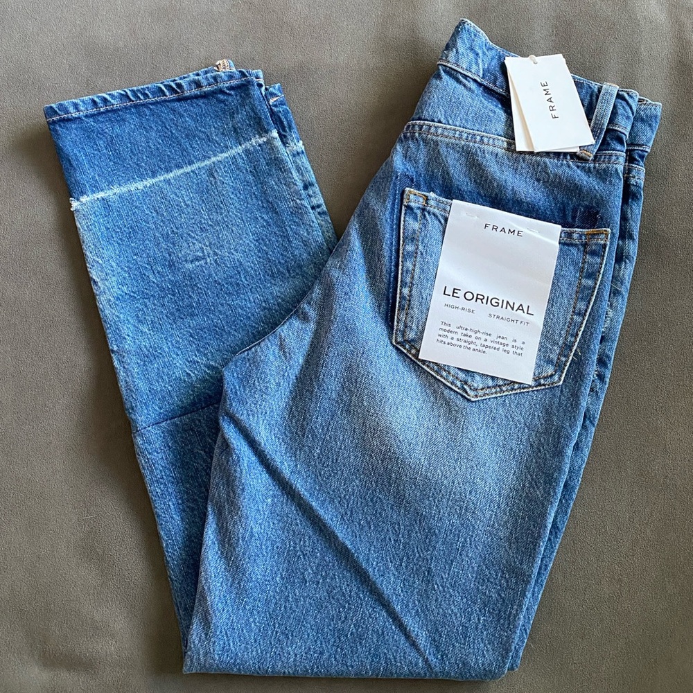 Frame Denim High-Rise Jeans in Medium Blue Wash - Picture 2 of 10